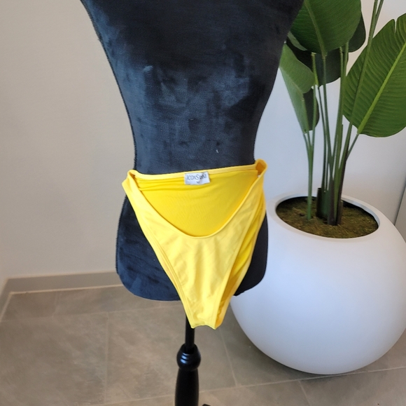 Icon swim Yellow low cut high side bikini bottoms - Picture 9 of 9